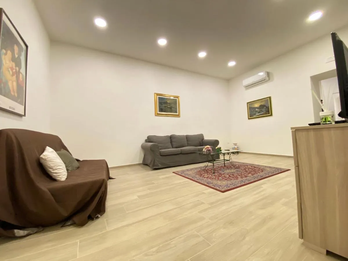 Spaccanapoli Pad Apartament 0*, Naples